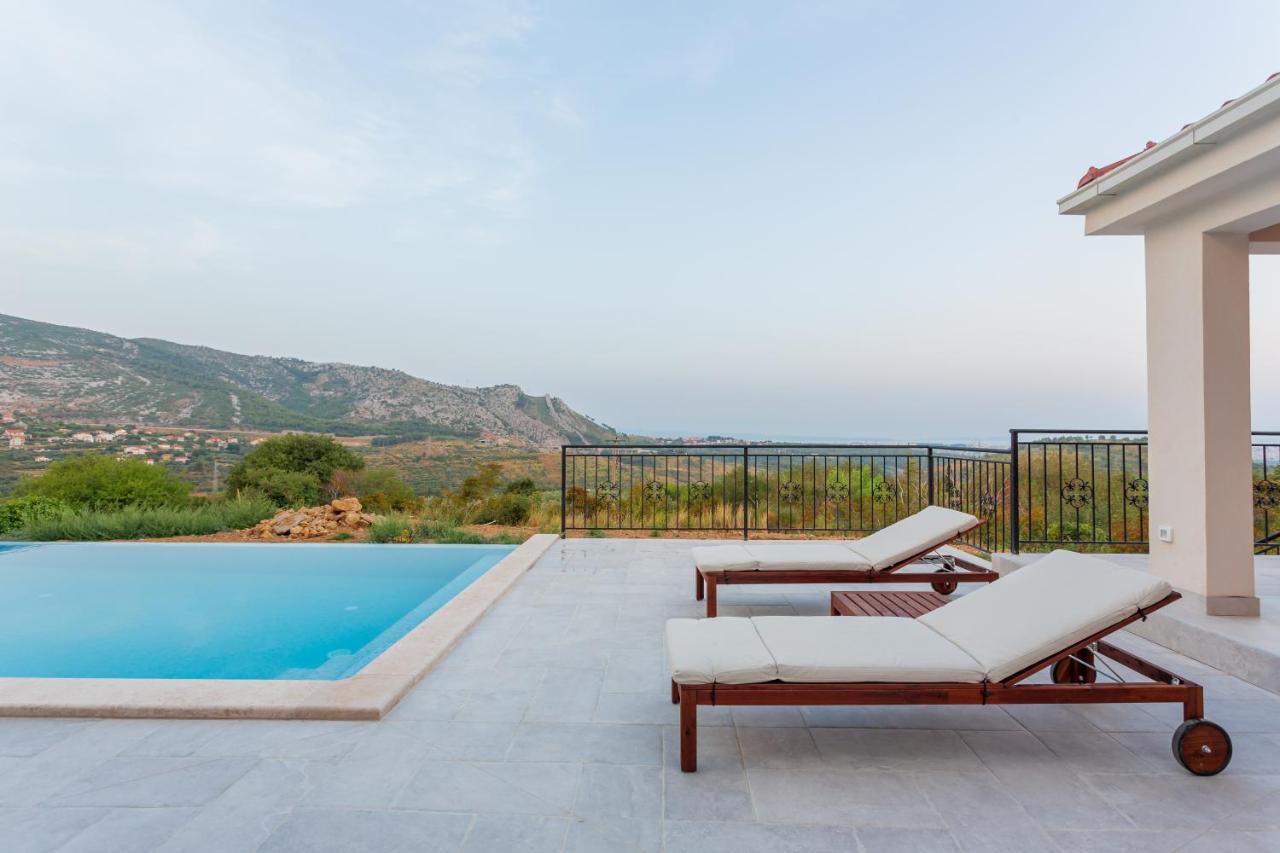 Villa Secluded House - Guaranteed Privacy - Heated Pool Klis Exterior foto