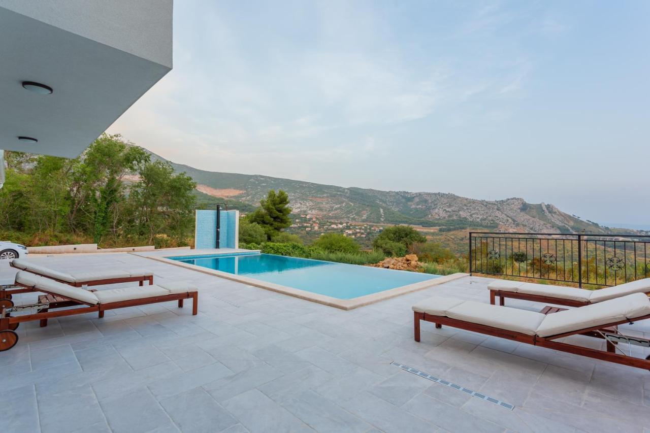 Villa Secluded House - Guaranteed Privacy - Heated Pool Klis Exterior foto