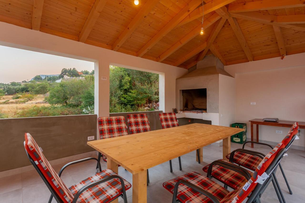 Villa Secluded House - Guaranteed Privacy - Heated Pool Klis Exterior foto