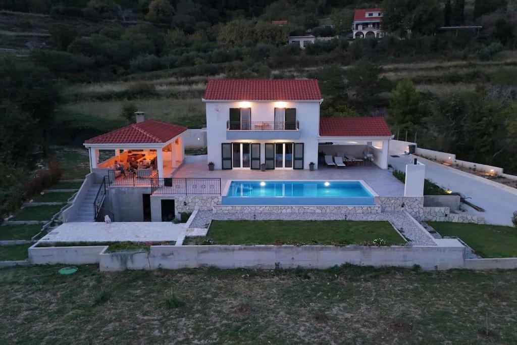 Villa Secluded House - Guaranteed Privacy - Heated Pool Klis Exterior foto