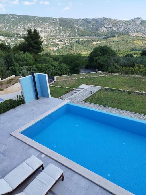Villa Secluded House - Guaranteed Privacy - Heated Pool Klis Exterior foto